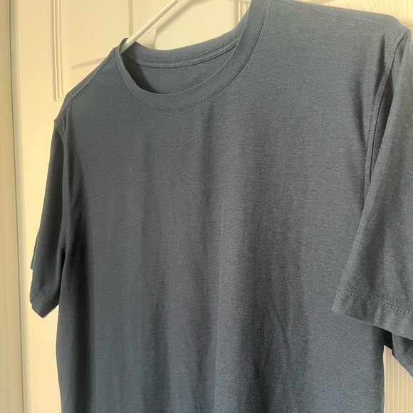 Men’s Vuori Strato Tech Tee | Size Medium - Picture 4 of 7